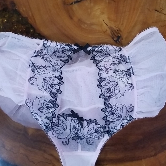 Thong  tulle New  never use - Picture 8 of 8